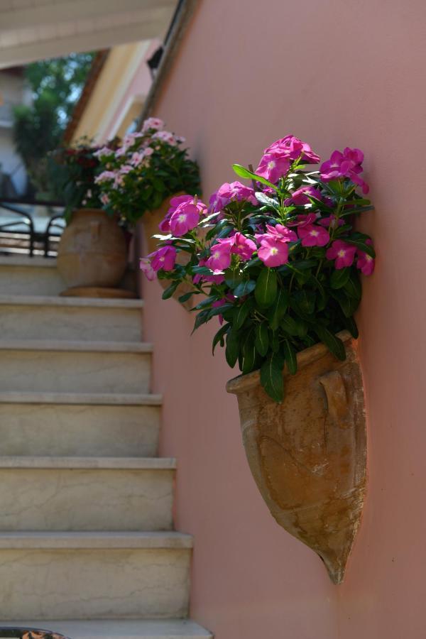 La Maisonette House In The Heart Of Liapades Close To Rovinia Beach & Paleokastritsa מראה חיצוני תמונה